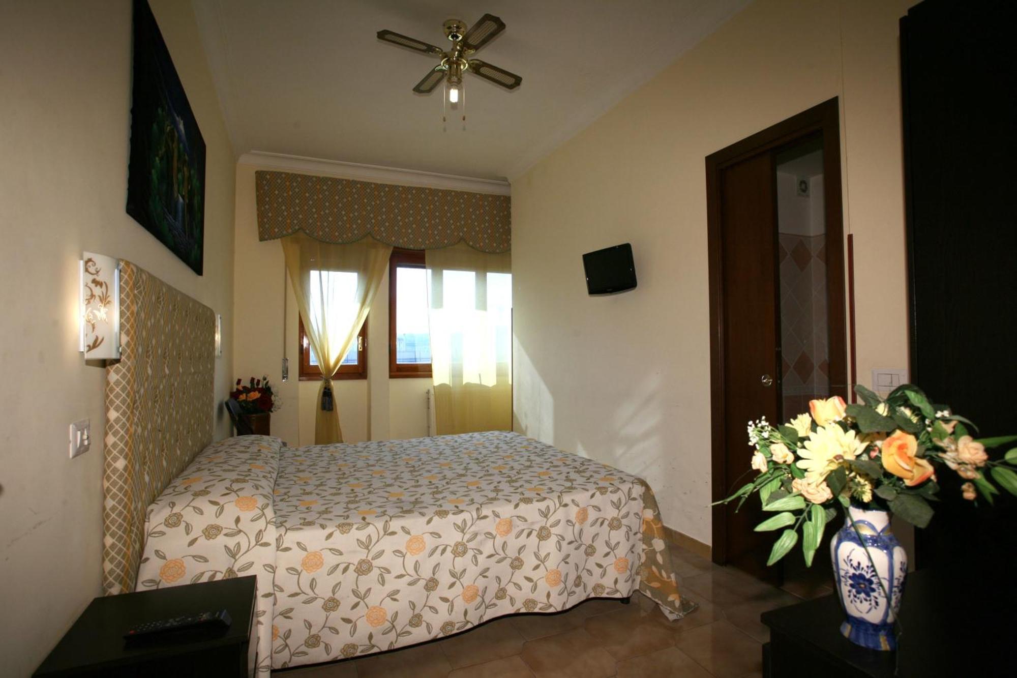 Tiburtina Guesthouse Rome Exterior photo